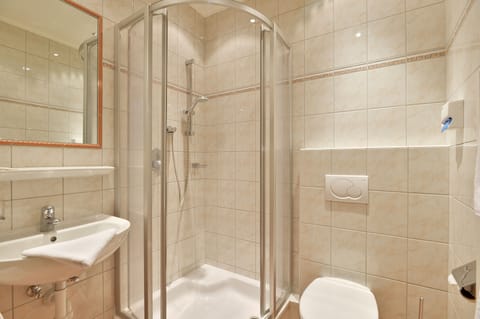 Shower, free toiletries, hair dryer, heated floors