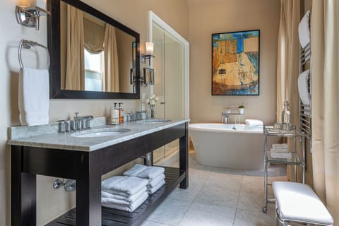 Hinman Suite | Bathroom | Free toiletries, hair dryer, bathrobes, towels