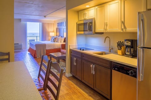 Studio Suite, Ocean View | Private kitchen | Microwave, stovetop, dishwasher, coffee/tea maker