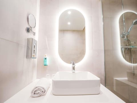 Minibar, in-room safe, desk, blackout drapes