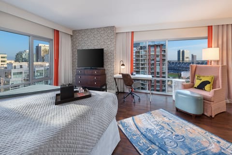 Studio Suite, 1 King Bed, Park View (Petco Park View) | Premium bedding, in-room safe, desk, laptop workspace