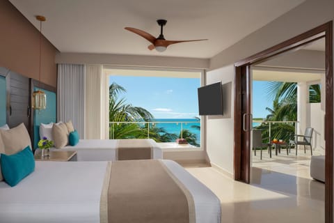 Preferred Club Suite Ocean View Double | Free minibar, in-room safe, desk, laptop workspace