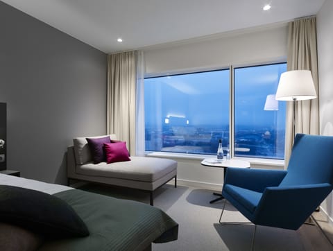 Gothia Towers Sky View | Hypo-allergenic bedding, minibar, in-room safe, desk