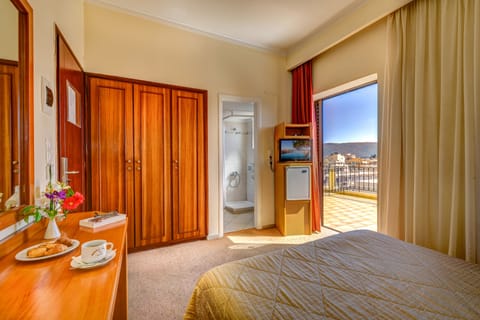 Superior Room | Minibar, in-room safe, desk, soundproofing