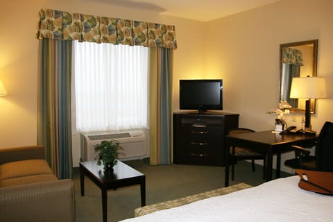 One king study sofabed non smoking | In-room safe, desk, iron/ironing board, free rollaway beds