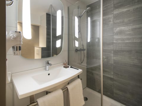 Standard Room, 2 Twin Beds (Sweet) | Premium bedding, desk, laptop workspace, blackout drapes