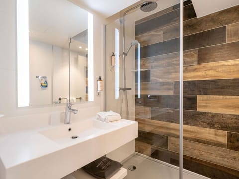 Blackout drapes, soundproofing, iron/ironing board, free WiFi