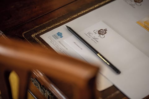 Hypo-allergenic bedding, minibar, in-room safe, desk