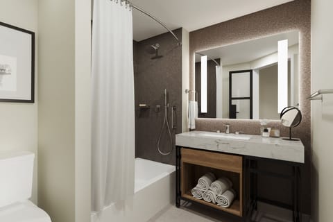 Combined shower/tub, hair dryer, towels