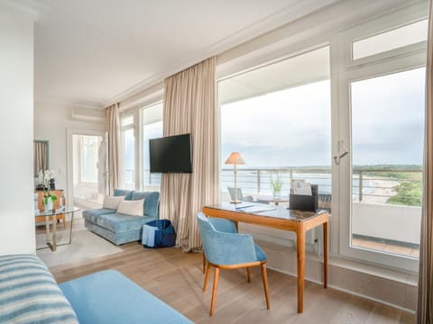 Junior Suite Panoramic with Side Sea View | Down comforters, minibar, in-room safe, individually furnished