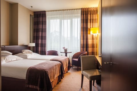 Family Double or Twin Room, 1 Bedroom | Premium bedding, minibar, in-room safe, desk