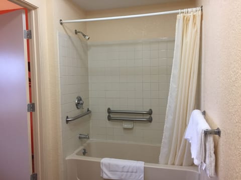 Room, 1 Double Bed, Accessible | Bathroom | Combined shower/tub, free toiletries, towels