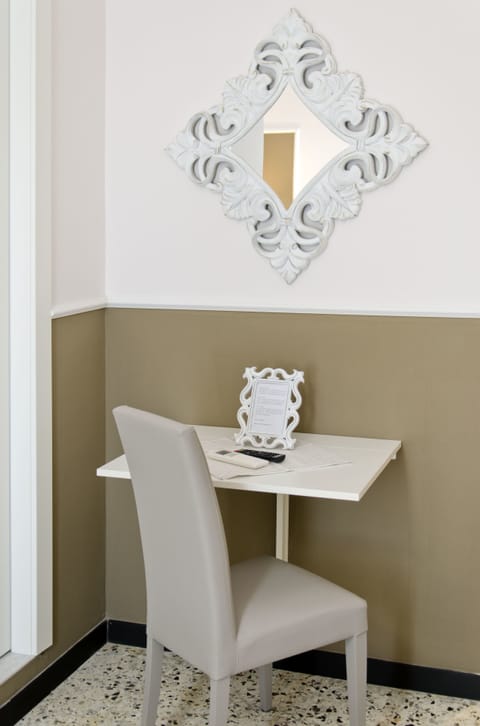 Deluxe Double Room | Room amenity