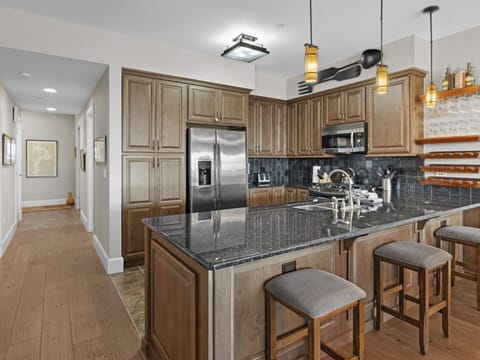 Condo 7208 - Hallway and Kitchen