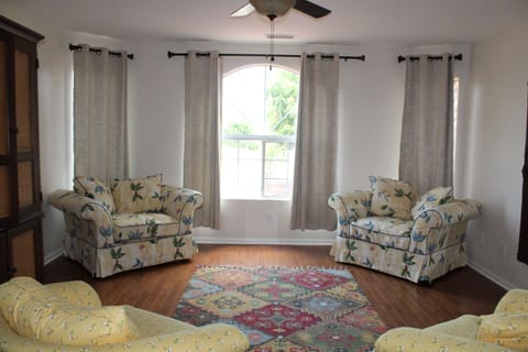 Master Bedroom Sitting Area