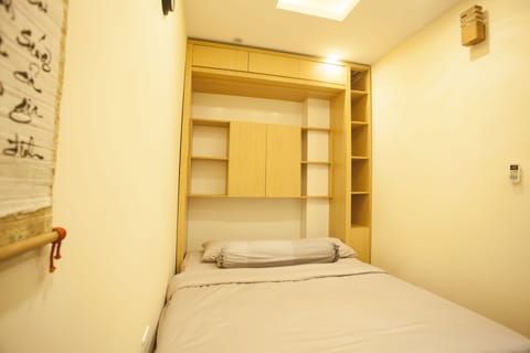 Deluxe House | 2 bedrooms, desk, iron/ironing board, free WiFi
