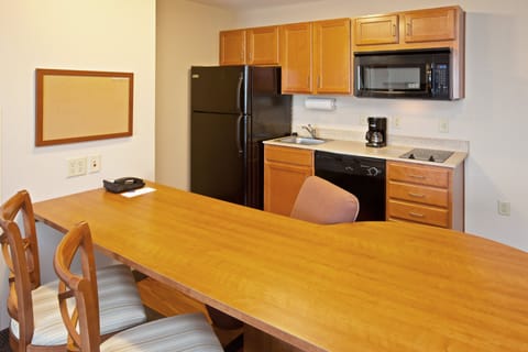 Suite, 1 Bedroom | In-room safe, desk, iron/ironing board, free WiFi
