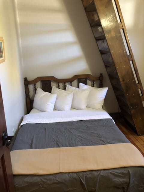 Room #6, Dorm with Loft, Shared Bathroom | Free WiFi, bed sheets
