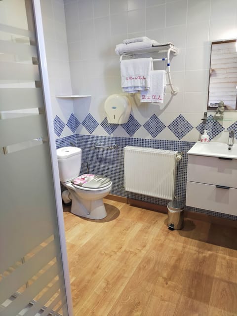 Double Room, 1 Queen Bed (Orchidée) | Individually decorated, desk, free WiFi, bed sheets