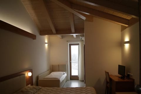 Family Room | Desk, soundproofing, free WiFi, wheelchair access