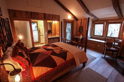 BlackBarn - Hickory Room | 1 bedroom, free WiFi, bed sheets