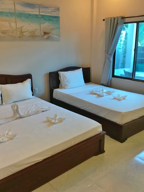 Standard Twin Room, Multiple Beds | In-room safe, free WiFi