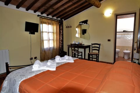 Double Room, Private Bathroom | Premium bedding, free cribs/infant beds, rollaway beds, free WiFi