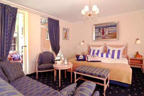 JUNIORSUITE | Desk, free WiFi, bed sheets