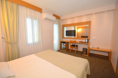 Comfort Double Room | Premium bedding, minibar, soundproofing, free WiFi