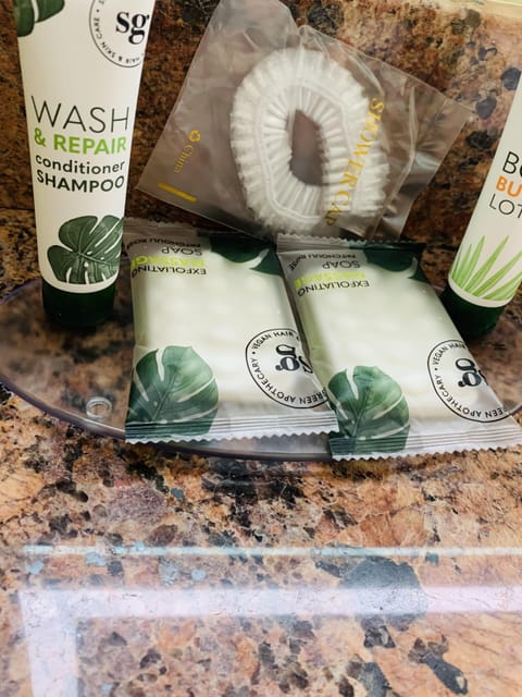 Standard Room, 1 Queen Bed | Bathroom | Shower, free toiletries, hair dryer, towels