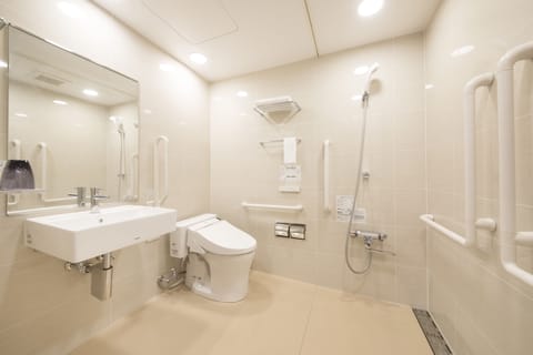 Universal Room, Non Smoking | Bathroom | Combined shower/tub, deep soaking tub, free toiletries, hair dryer