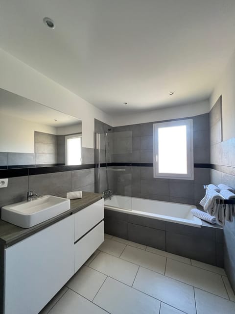 Apartment (F3) | Bathroom