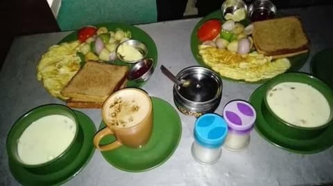 Daily continental breakfast (USD 3 per person)