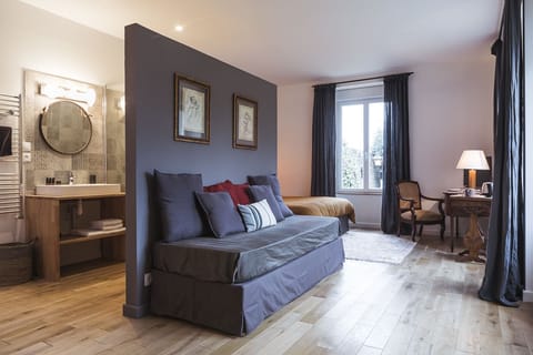 Suite (La Conchée) | 1 bedroom, premium bedding, desk, iron/ironing board