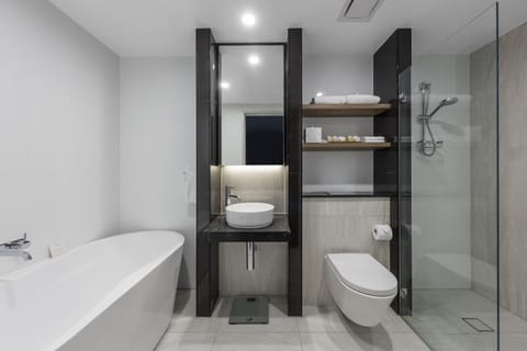 3 Bedroom Darling Penthouse | Bathroom | Designer toiletries, hair dryer, towels, soap