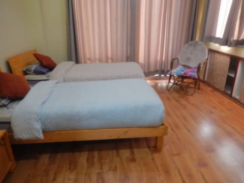 Classic Room, 2 Twin Beds | Individually decorated, individually furnished, laptop workspace