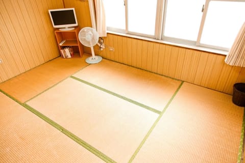 Japanese-Style Triple Room, Shared Bathroom | Free WiFi, bed sheets