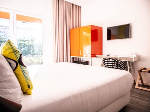 Standard Double Room | Premium bedding, memory foam beds, in-room safe, laptop workspace