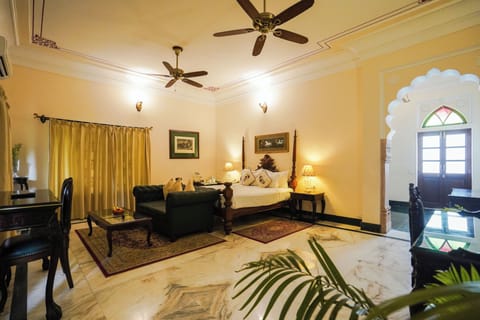 Executive Suite | 1 bedroom, in-room safe, individually decorated, individually furnished