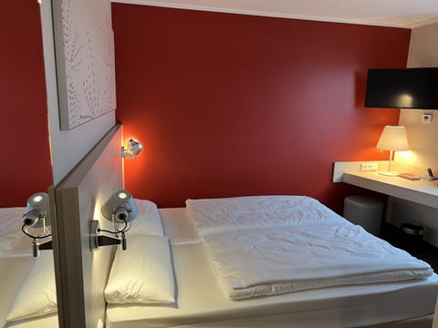 Standard Quadruple Room | Soundproofing, free WiFi, bed sheets