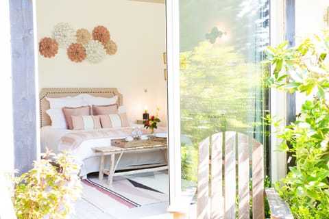 Le jardin de Lupin | Premium bedding, Select Comfort beds, free WiFi, bed sheets