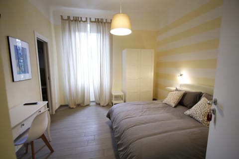 Double Room | Desk, free WiFi, bed sheets
