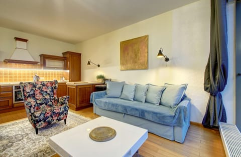 Panoramic Apartment | 3 bedrooms, in-room safe, individually decorated, individually furnished