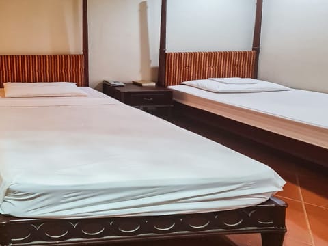 Deluxe Twin Room | Free WiFi, bed sheets