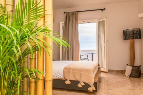 Panoramic Suite, Sea View | 1 bedroom, in-room safe, soundproofing, iron/ironing board