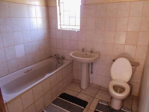 Standard Double Room, 1 Double Bed | Bathroom | Deep soaking tub, rainfall showerhead, free toiletries, hair dryer