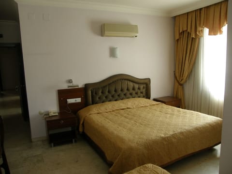 Double Room | Free WiFi, bed sheets