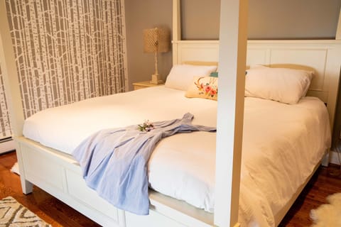 Double Room, 1 King Bed | Individually decorated, individually furnished, soundproofing