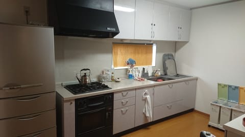 Japanese Style Room | Private kitchen | Fridge, microwave, stovetop, griddle