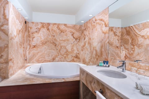 Presidential Suite, 1 Bedroom | Jetted tub